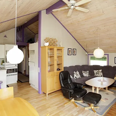 Semesterbostad Two-bedroom Holiday In 4