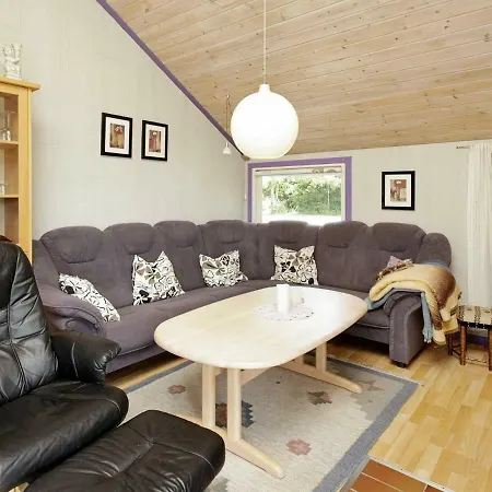 Two-bedroom Holiday In 4 Oksbøl