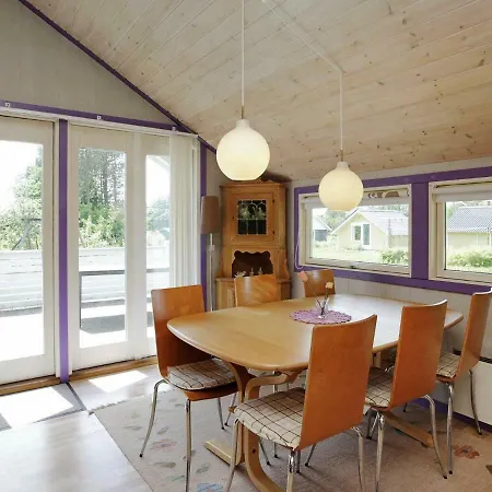 Two-bedroom Holiday In 4 Semesterbostad *