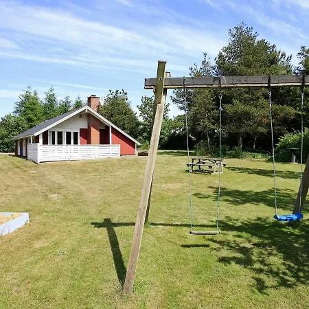 Two-bedroom Holiday In 4 Semesterbostad *